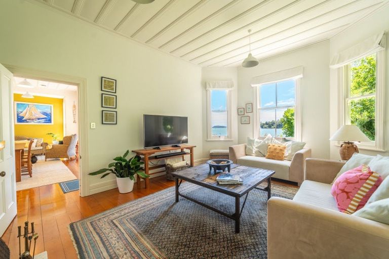 Photo of property in 16 Creswell Street, Opua, 0200