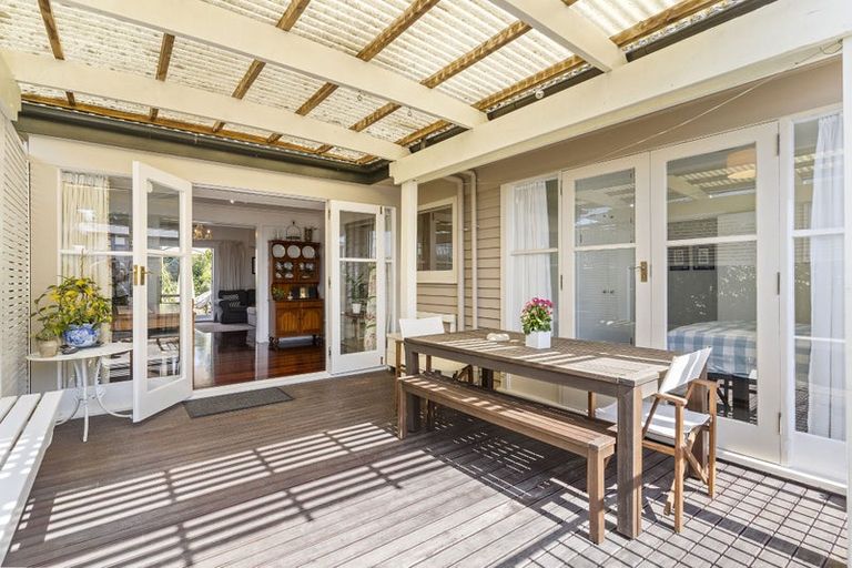 Photo of property in 276c Wairau Road, Glenfield, Auckland, 0627