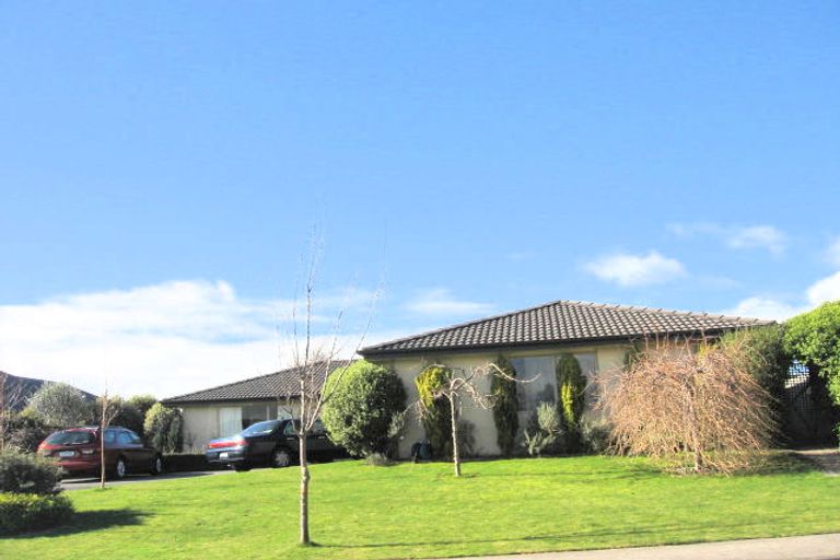 Photo of property in 32 Callum Brae Drive, Rototuna, Hamilton, 3210