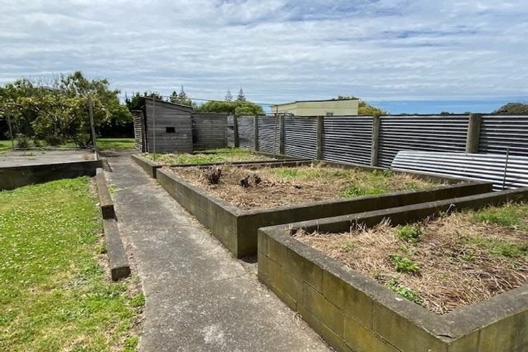 Photo of property in 4 Westbourne Terrace, Castlecliff, Whanganui, 4501