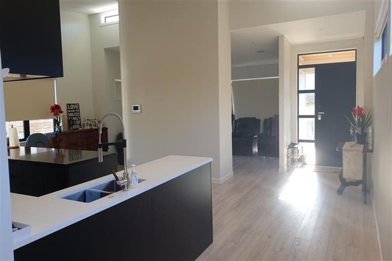 Photo of property in 31 Ascension Crescent, Orewa, 0931