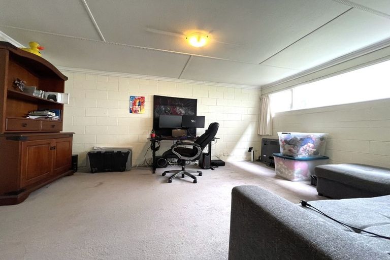 Photo of property in 12 Lewis Road, Pakuranga, Auckland, 2010