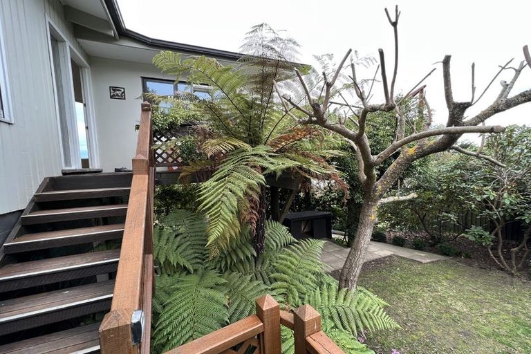 Photo of property in 214 Dyers Pass Road, Cashmere, Christchurch, 8022