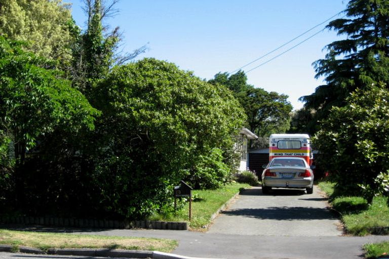 Photo of property in 19 Staveley Street, Avonhead, Christchurch, 8042