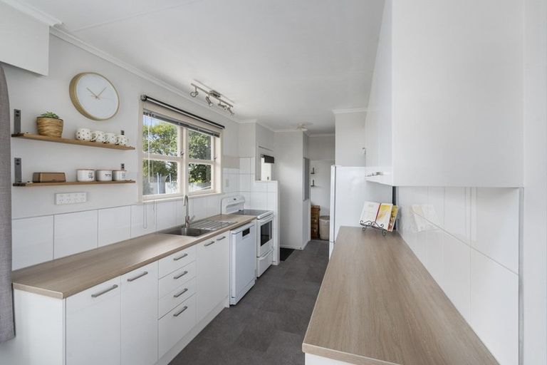 Photo of property in 16 Anakiwa Street, Kelvin Grove, Palmerston North, 4414