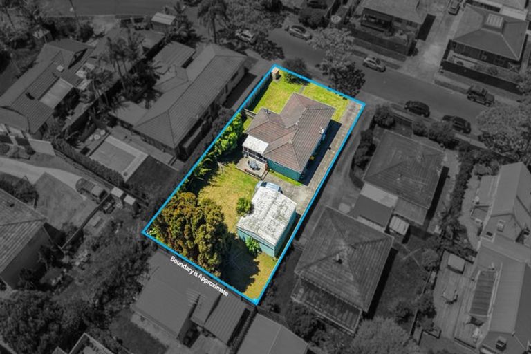 Photo of property in 5 Imogene Way, Half Moon Bay, Auckland, 2012