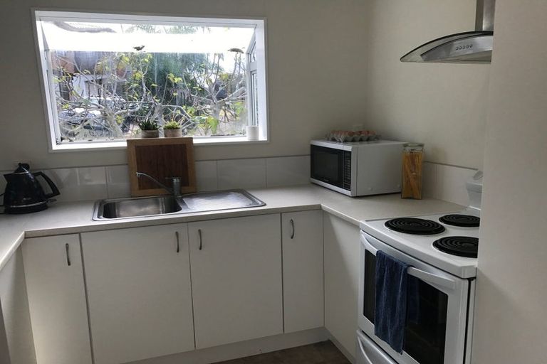 Photo of property in 2/48 Sandgate Avenue, Botany Downs, Auckland, 2010