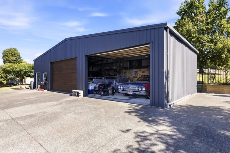 Photo of property in 2 Scenic Heights, Acacia Bay, Taupo, 3330