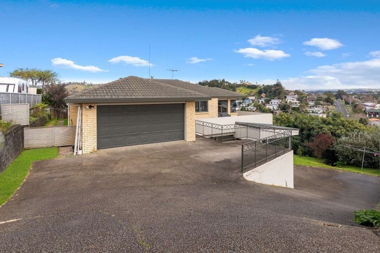Photo of property in 17 Downing Place, Welcome Bay, Tauranga, 3112