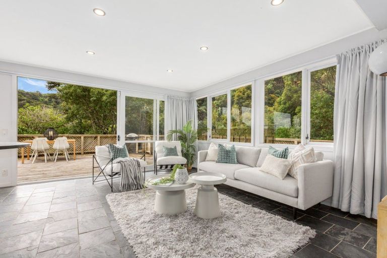 Photo of property in 12 Whiorau Grove, Lowry Bay, Lower Hutt, 5013