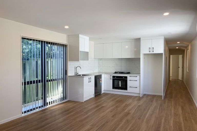 Photo of property in 3c Scenic Drive, Hillpark, Auckland, 2102