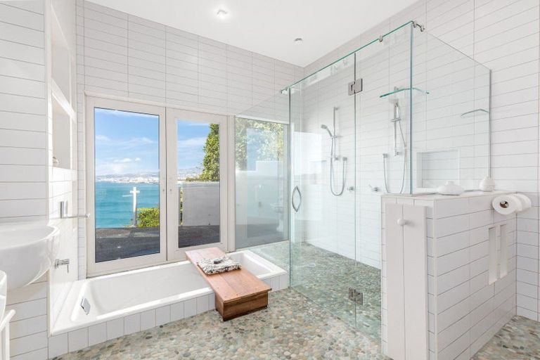 Photo of property in 66 Onslow Road, Khandallah, Wellington, 6035