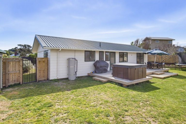 Photo of property in 16b Karaka Street, Otaki Beach, Otaki, 5512