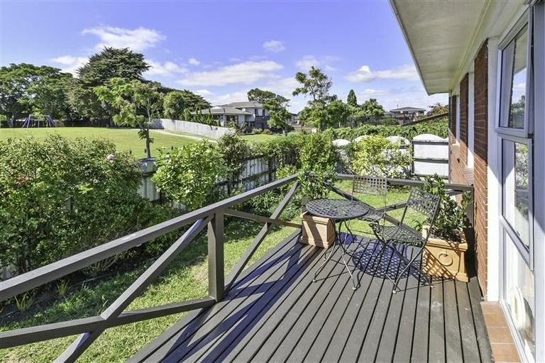 Photo of property in 9a Honey Place, Weymouth, Auckland, 2103