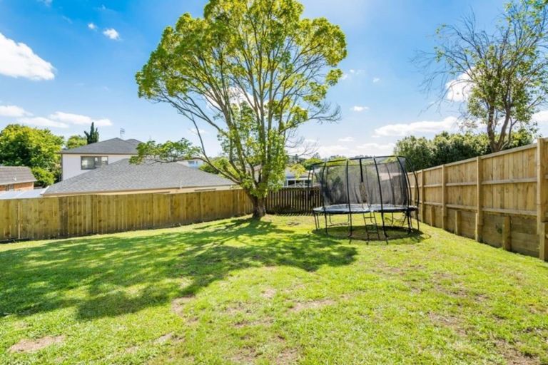 Photo of property in 47 Cockayne Crescent, Sunnynook, Auckland, 0620