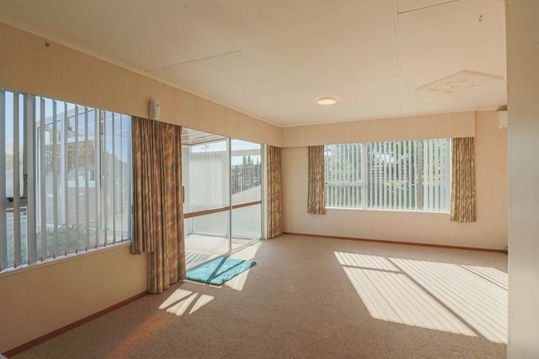 Photo of property in 30 Avenue Road, Foxton, 4814