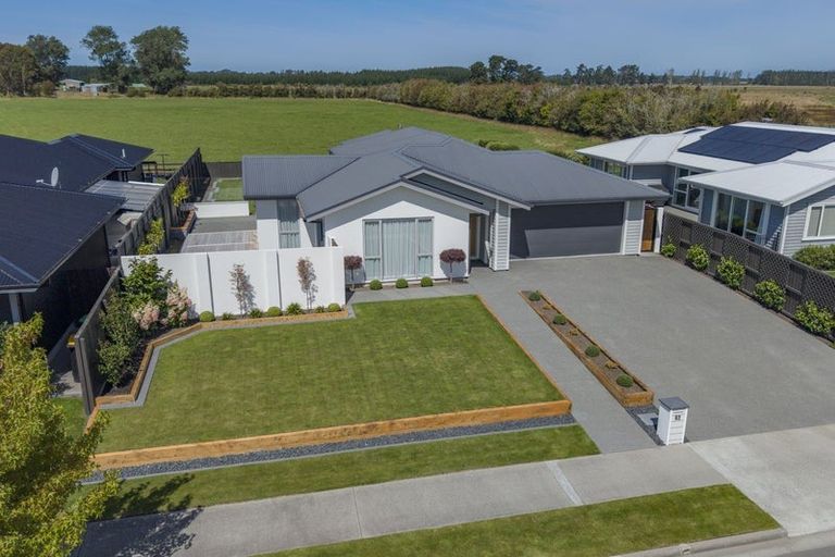 Photo of property in 92 Sutherland Drive, Kaiapoi, 7630