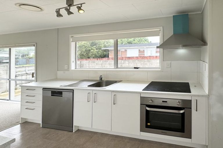 Photo of property in 9 Salamanca Road, Sunnynook, Auckland, 0620