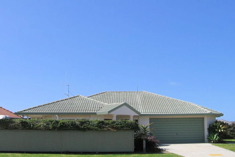 Photo of property in 9 Calypso Drive, Papamoa Beach, Papamoa, 3118