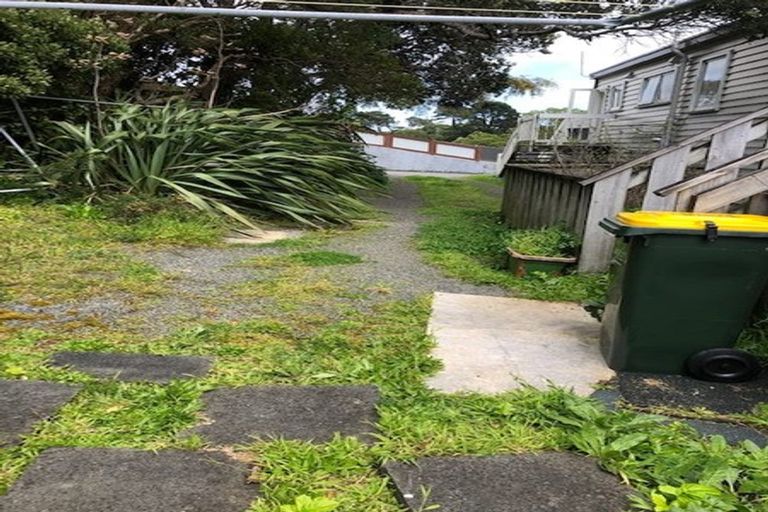 Photo of property in 15a Rakeiora Grove, Korokoro, Lower Hutt, 5012