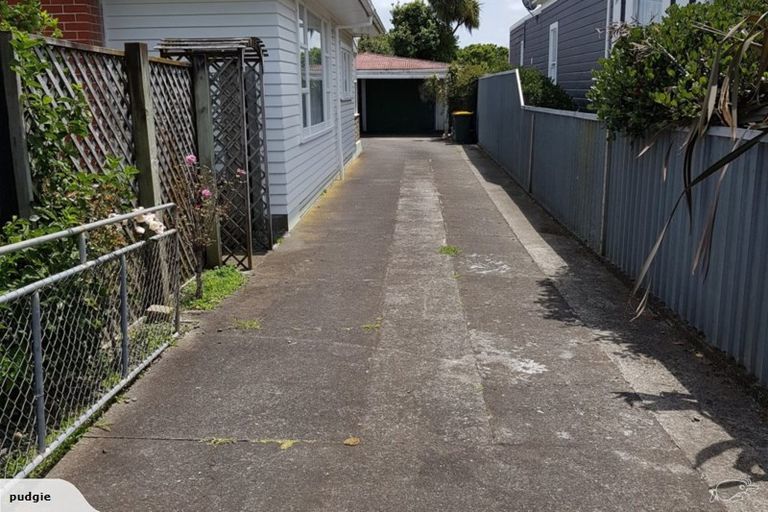 Photo of property in 37 Disraeli Street, Hawera, 4610