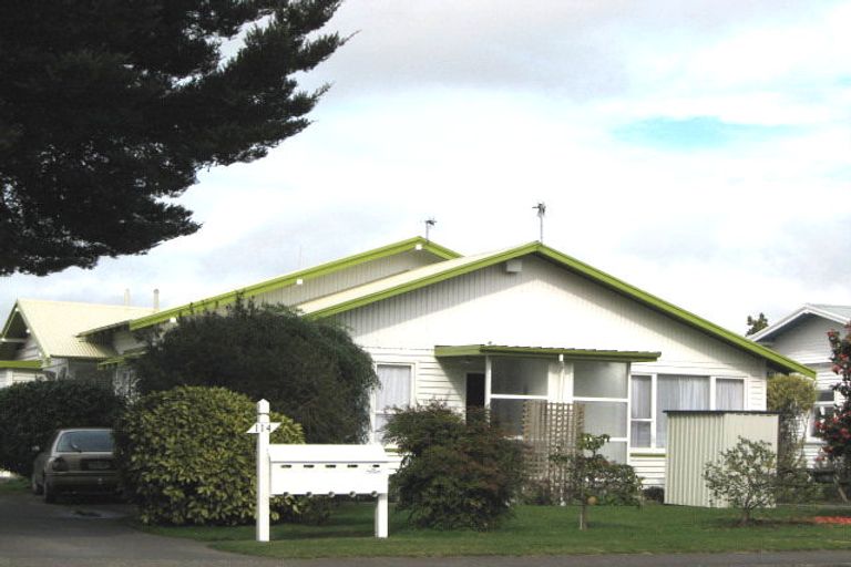 Photo of property in 114 Davis Street, Saint Leonards, Hastings, 4120