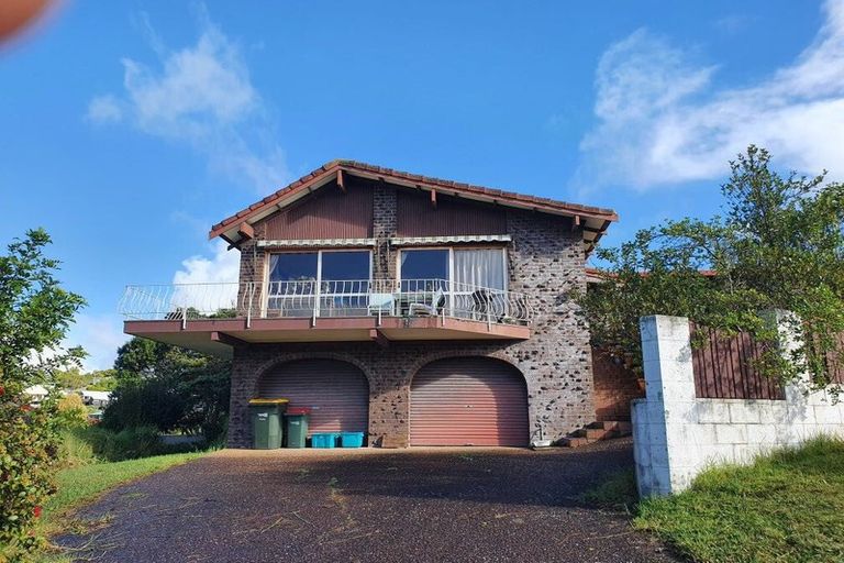 Photo of property in 1 Wisteria Way, Mairangi Bay, Auckland, 0630