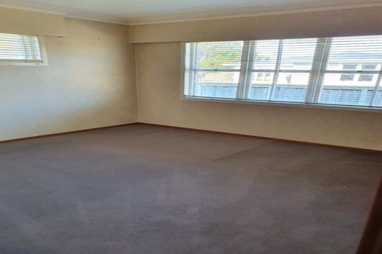 Photo of property in 26 Youngs Road, Papakura, 2110