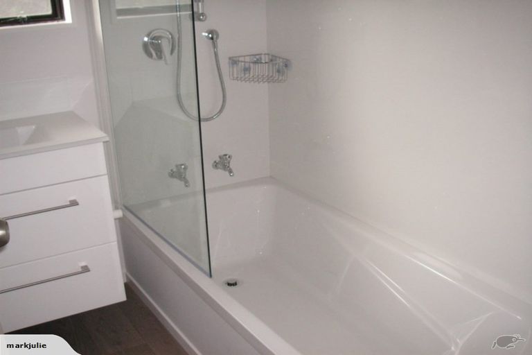 Photo of property in 27 Ihle Street, Terrace End, Palmerston North, 4410