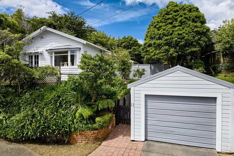 Photo of property in 11 Albemarle Road, Northland, Wellington, 6012