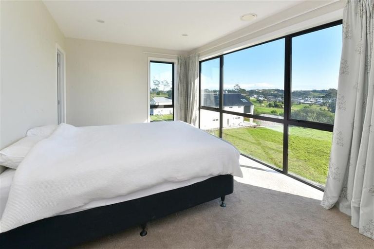 Photo of property in 347 Pinecrest Drive, Gulf Harbour, Whangaparaoa, 0930