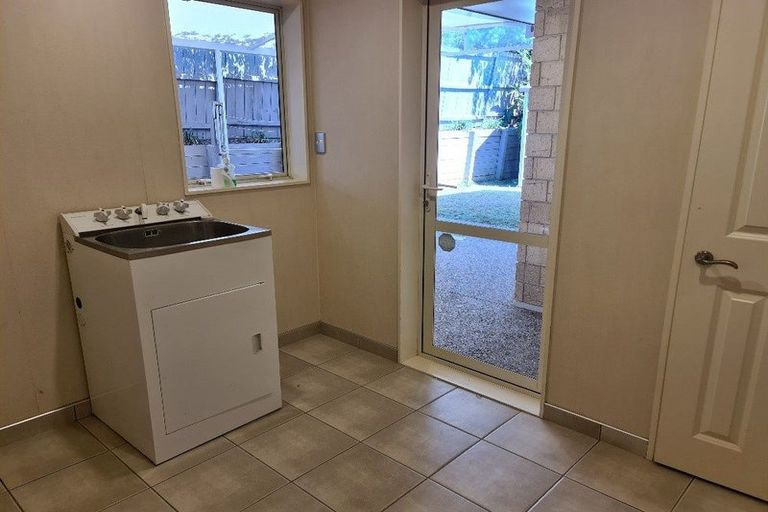 Photo of property in 21 Dunvegan Rise, East Tamaki Heights, Auckland, 2016