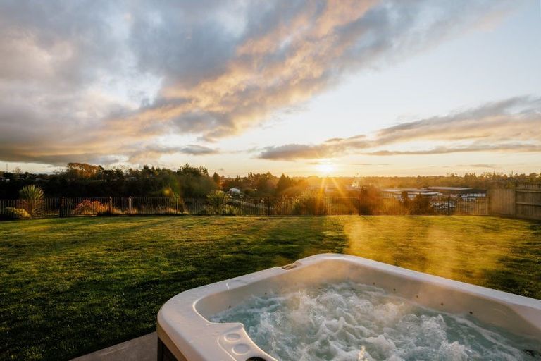 Photo of property in 15 Hyatt Close, Leamington, Cambridge, 3432