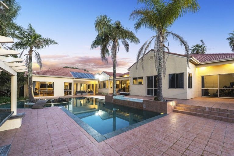 Photo of property in 9 Burgundy Park Avenue, Henderson, Auckland, 0612