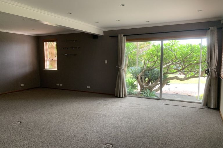 Photo of property in 30a Te Atatu Road, Te Atatu South, Auckland, 0610