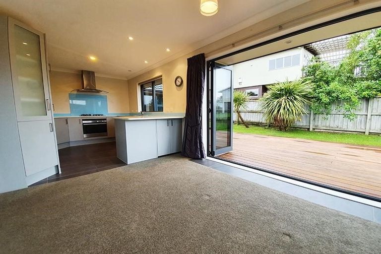 Photo of property in 5 Keven Road, Clarks Beach, Pukekohe, 2679