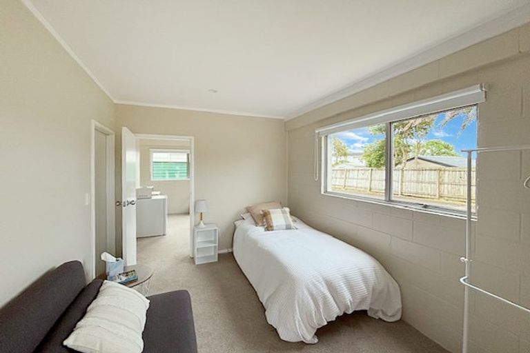 Photo of property in 20 Matuhi Rise, Henderson, Auckland, 0612