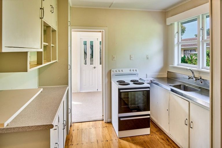 Photo of property in 5a Whitehouse Road, Titahi Bay, Porirua, 5022