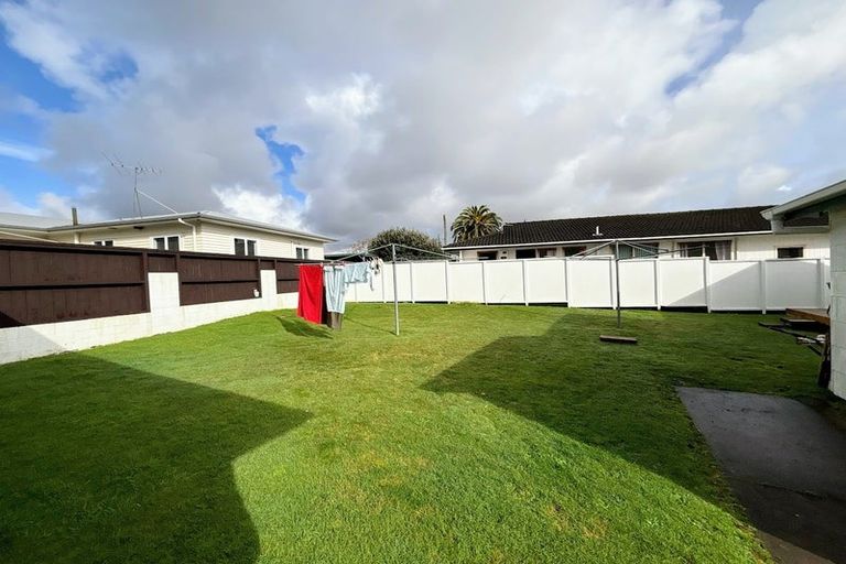 Photo of property in 2 Collie Road, Pukekohe, 2120