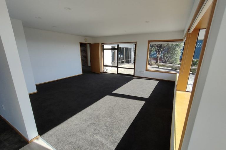 Photo of property in 7 Drayton Drive, Mount Pleasant, Christchurch, 8081