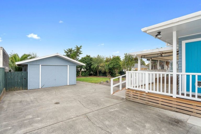 Photo of property in 13 Bowen Street, Levin, 5510