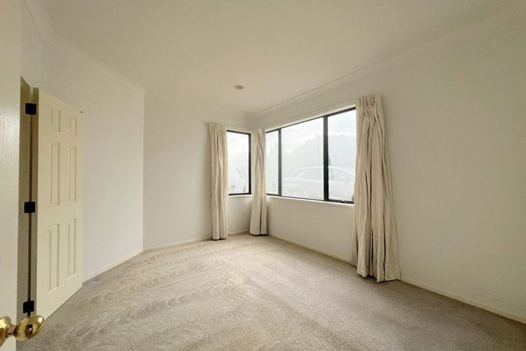 Photo of property in 6 Sharples Place, Somerville, Auckland, 2014