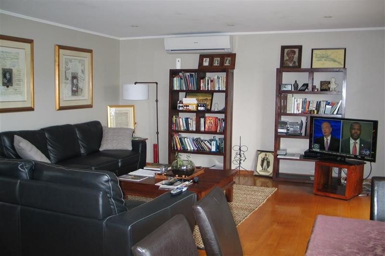 Photo of property in 126 Flanshaw Road, Te Atatu South, Auckland, 0610