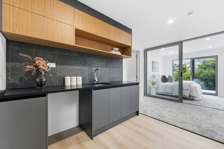 Photo of property in 6 Baumea Rise, Massey, Auckland, 0614