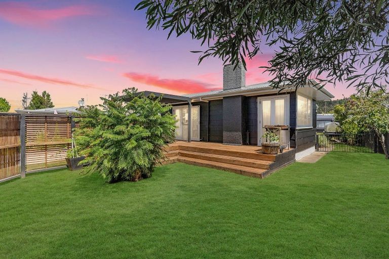 Photo of property in 229 Chartwell Avenue, Whangamata, 3620
