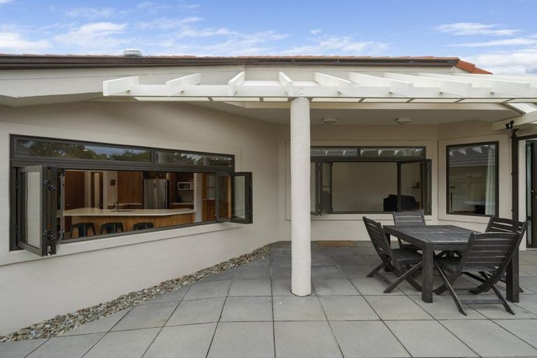 Photo of property in 2 Heritage Place, Terrace End, Palmerston North, 4410