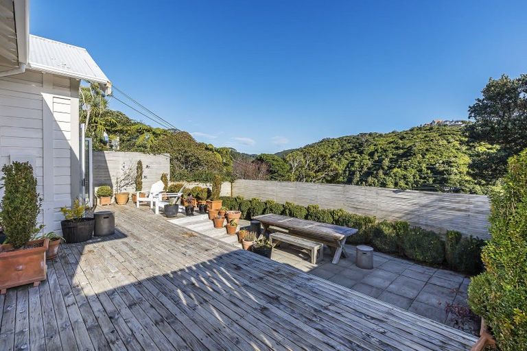 Photo of property in 23 Moana Road, Kelburn, Wellington, 6012