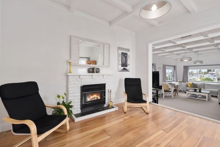 Photo of property in 1/10 Hart Road, Hauraki, Auckland, 0622