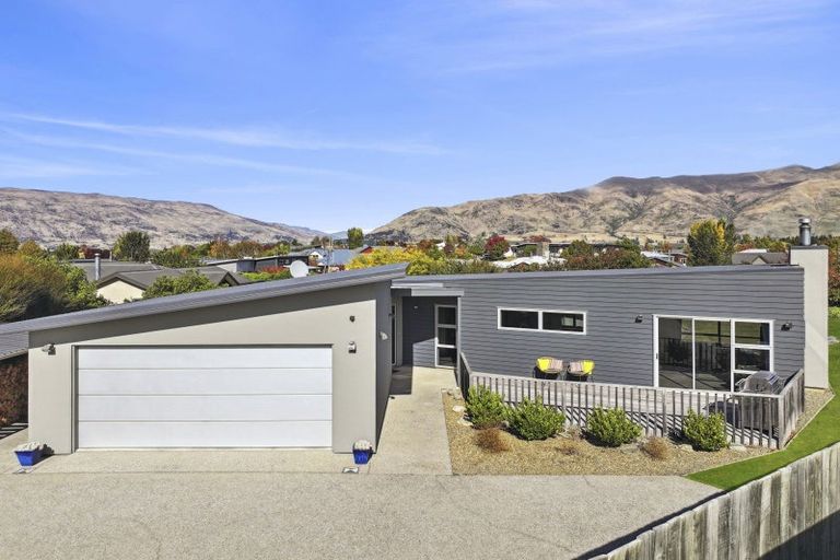 Photo of property in 79 Rob Roy Lane, Wanaka, 9305