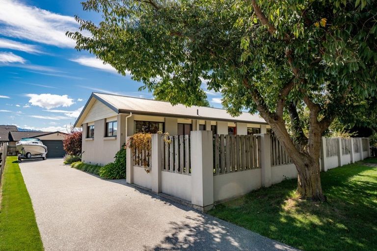 Photo of property in 48 Meadowstone Drive, Wanaka, 9305